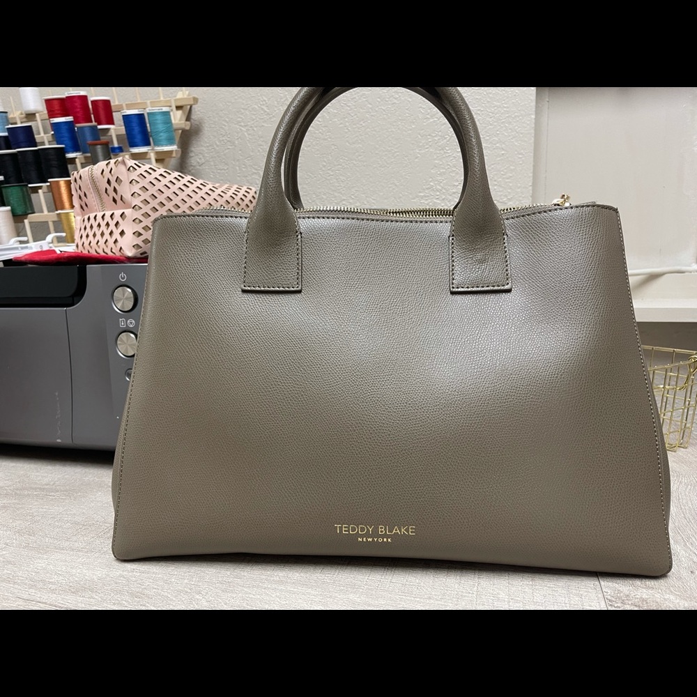 Teddy Blake Bella 14” leather bag Etoupe color